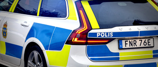 Tre bilar i olycka på E4 i Luleå – orsakad av skräp
