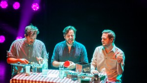 Kraftfullt och glatt under Solalas svängiga Nyköpingsdebut