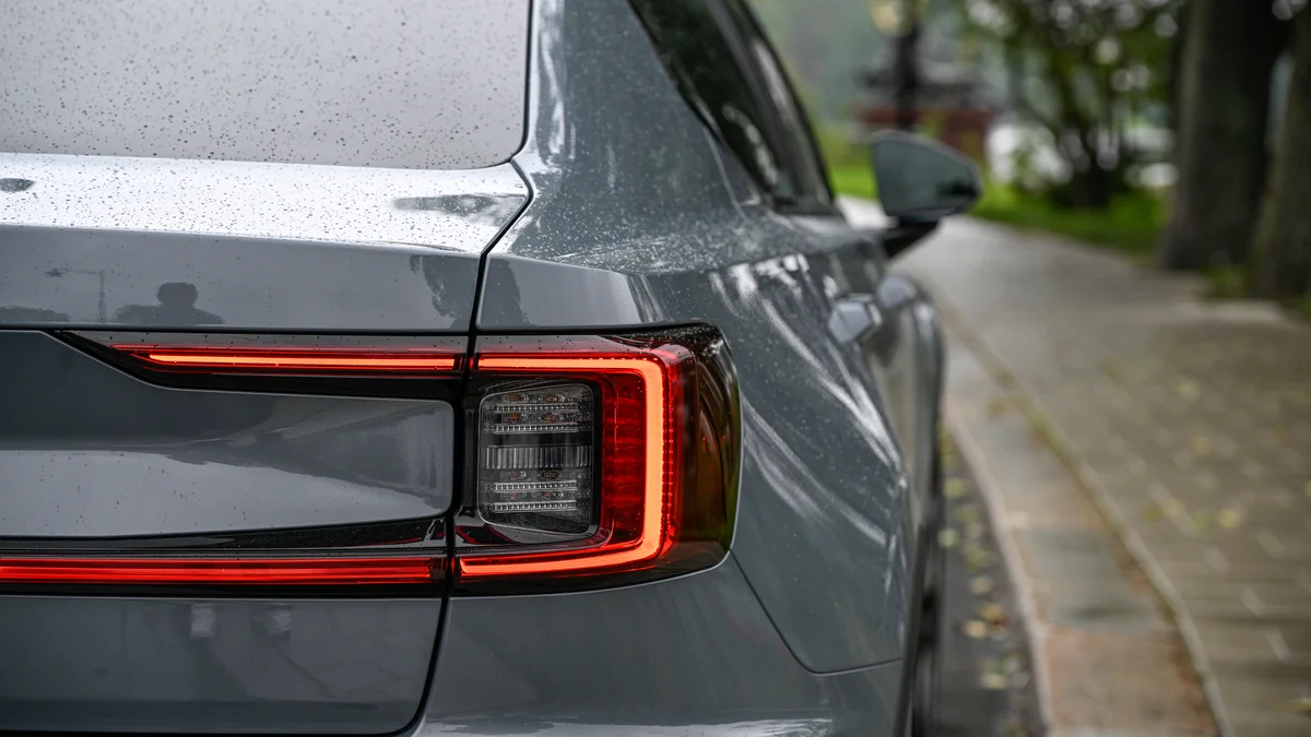 Polestar varslar 450 personer