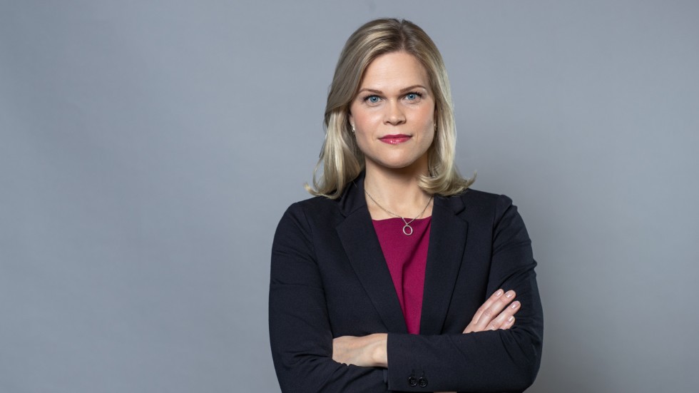 Paulina Brandberg är åklagare till yrket, politiker i Liberalerna och jämställdhets- och biträdande arbetsmarknadsminister i Ulf Kristerssons regering. 