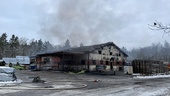 Storbrand på träindustri i Västervik – byggnaden totalförstörd