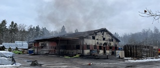Storbrand på träindustri i Västerviks kommun