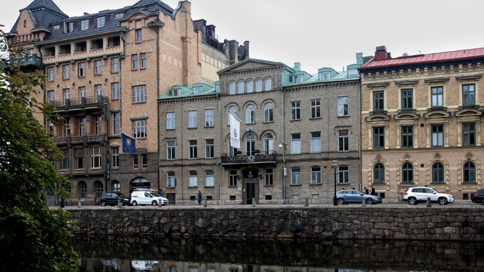 Här på Kammarrätten i centrala Göteborg ska avgörande beslut tas om Polismyndighetens överklagan av domen som gav ALV rätt ska prövas på nytt eller inte.