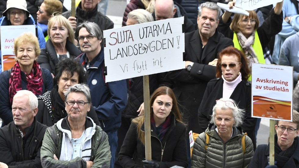 Många är protesterna mot hur landsbygdsborna hanteras. I fjol demonstrerade Bensinupproret, Försäkringskasseupproret, Inlandsupproret, Ta hand om våra sjuksköterskor och Landsbygdspartiet på Sergels torg i Stockholm. Arkivbild.