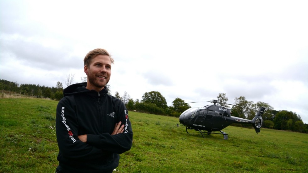 "Det är en ganska stor risk vid såna här besiktningar. Det gäller att ha bra uppsikt och bra samspel med besiktningsmannen", konstaterar helikopterpiloten David Tillsten från Heliair Sweden.