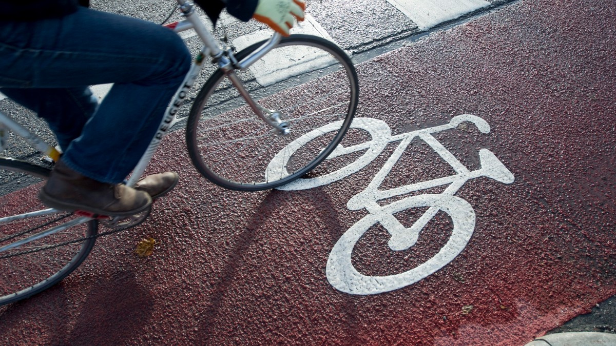 Nattpersonal förlorar sina bilar – måste cykla