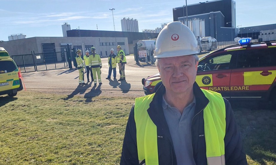 Arla Foods och energiföretaget Adven som äger biobränslepannan har synkat sina krisgrupper och gått igenom tisdagens händelser, säger Arlas platschef Magnus Dahlblom.
