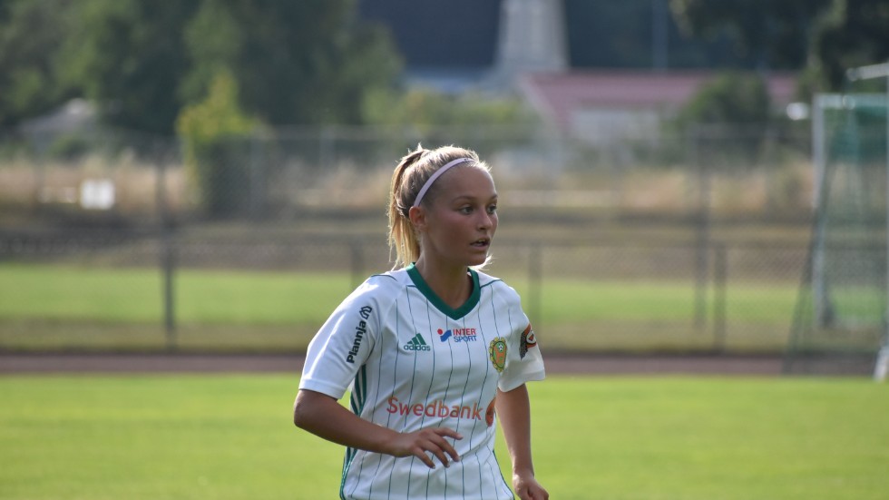 Malin Rydén gjorde två av målen för HFK i derbyt mot HM IS.