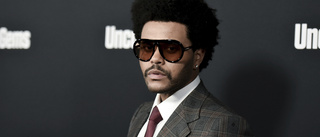 The Weeknd surar på Grammyjuryn