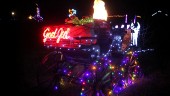Här tändas tusen juleljus – i lilla Las Vegas: "Folk nästan tvärnitar"