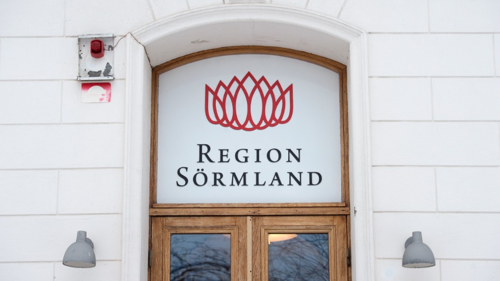 Region Sörmland har också varit med i mörkläggningen. 