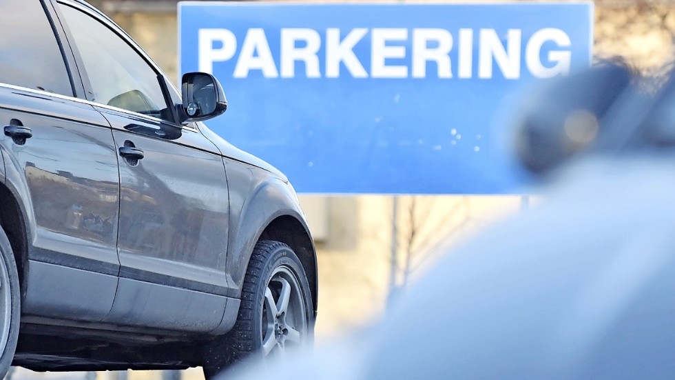 Skribenten ifrågasätter Skellefteå kommuns parkeringsregler.
