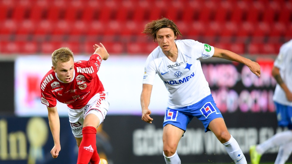 Simon Thern, till höger, är klar för IFK Göteborg. Arkivbild.