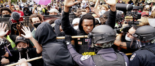 Poliser skjutna vid protester i Kentucky
