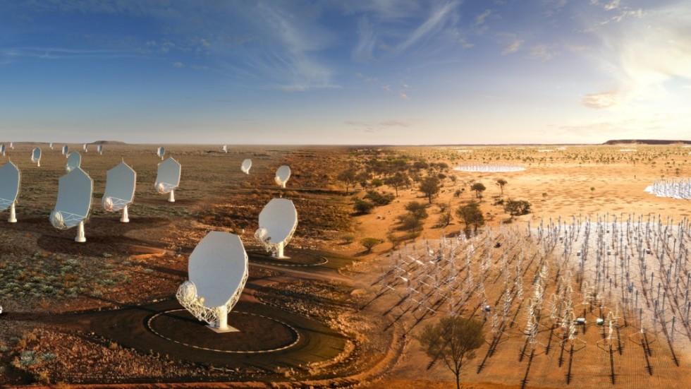 Sammansatt bild av SKA som kombinerar alla element i Sydafrika (vänster) och Australien (höger). Bilden blandar foton av riktig hårdvara med konstnärens vision av framtidens SKA-antenner. Pressbild.