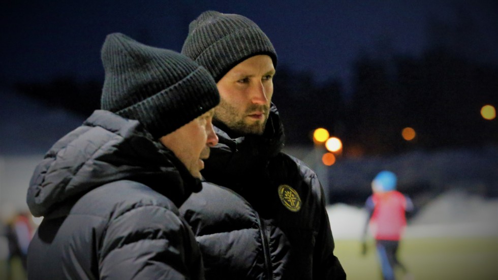 Jimmy Svensson och hans Västerviks FF kan starta sin division 3-serie i juni.