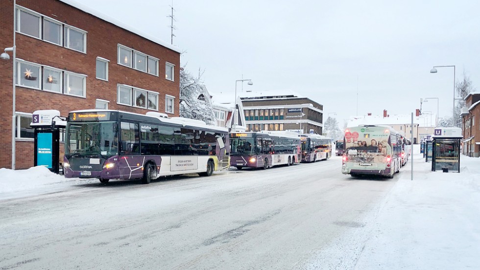 Skribenten gillar inte tanken på att konkurrensutsätta kollektivtrafiken i Skellefteå.