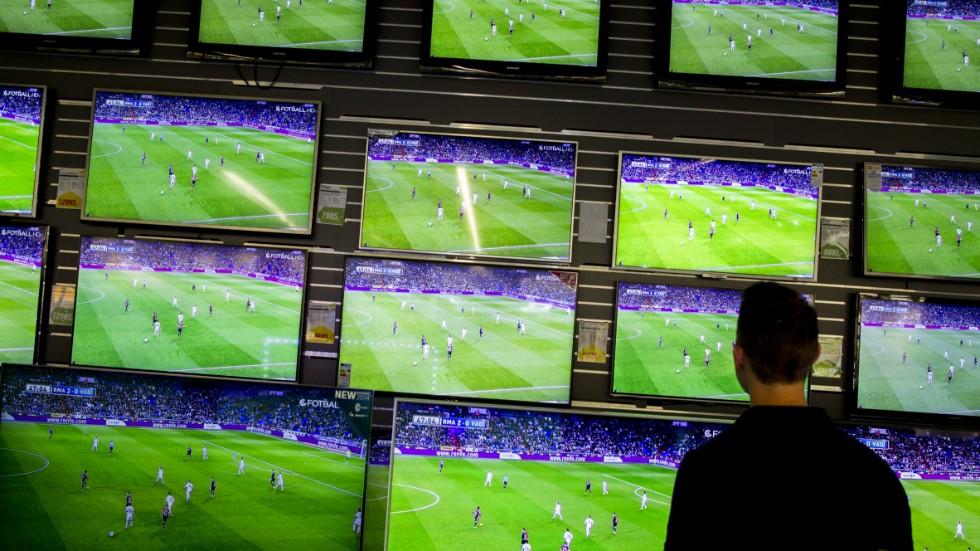 2020 var året då mönstret med kontinuerligt sjunkande tittarsiffror för reguljär tv bröts – och det trots att stora och för traditionellt tv-tittande viktiga evenemang som Fotbolls-EM och OS ställdes in på grund av coronpandemin. Arkivbild.