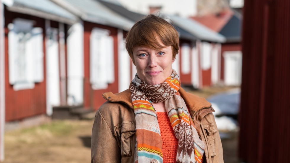 Sofia Rutbäck Eriksson är bokaktuell med feelboodromanen "Som i ett vykort" som utspelar sig i Kyrkbyn i Gammelstad.