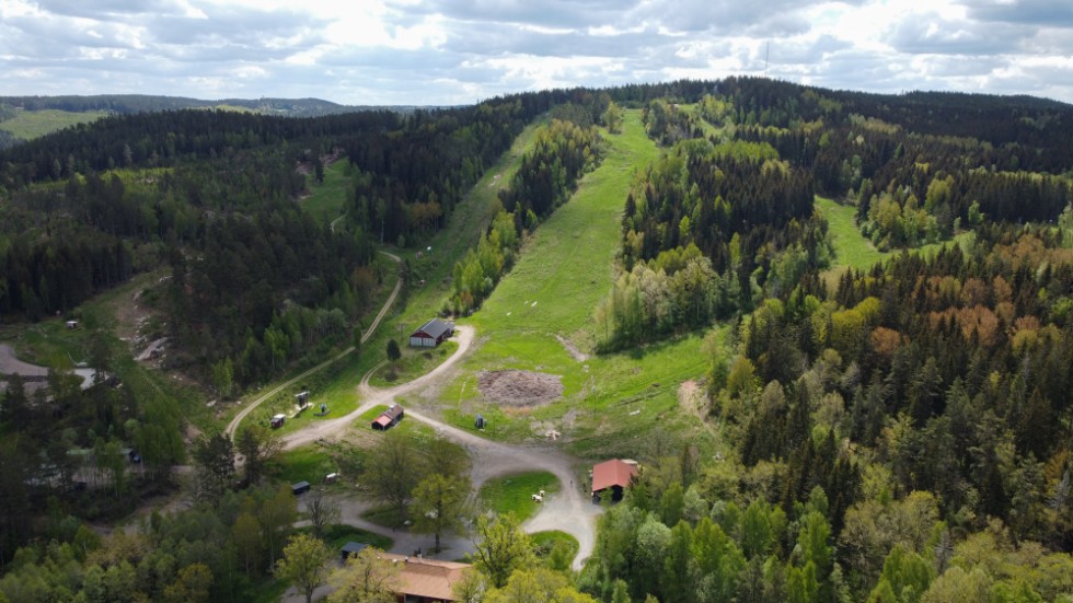 Anläggningen, som tidigare har varit fokuserad på nedförsåkning, har nu blivit en mountainbike-park. "Vi har stora ambitioner för det här stället", säger ägaren Oscar Härnström.