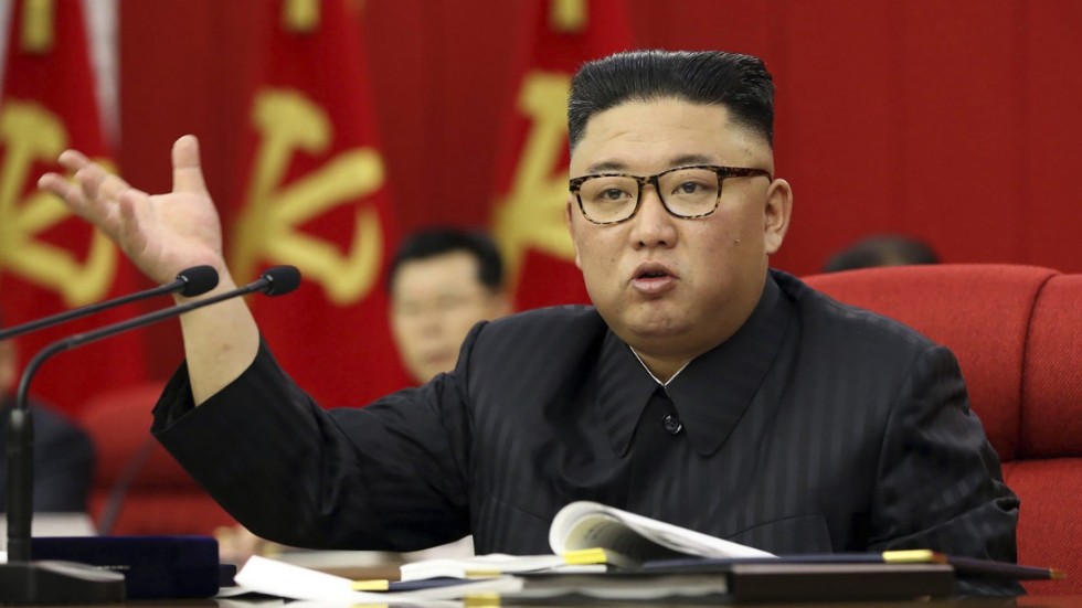 Nordkoreas ledare Kim Jong-Un under ett möte i Pyongyang i tisdags.