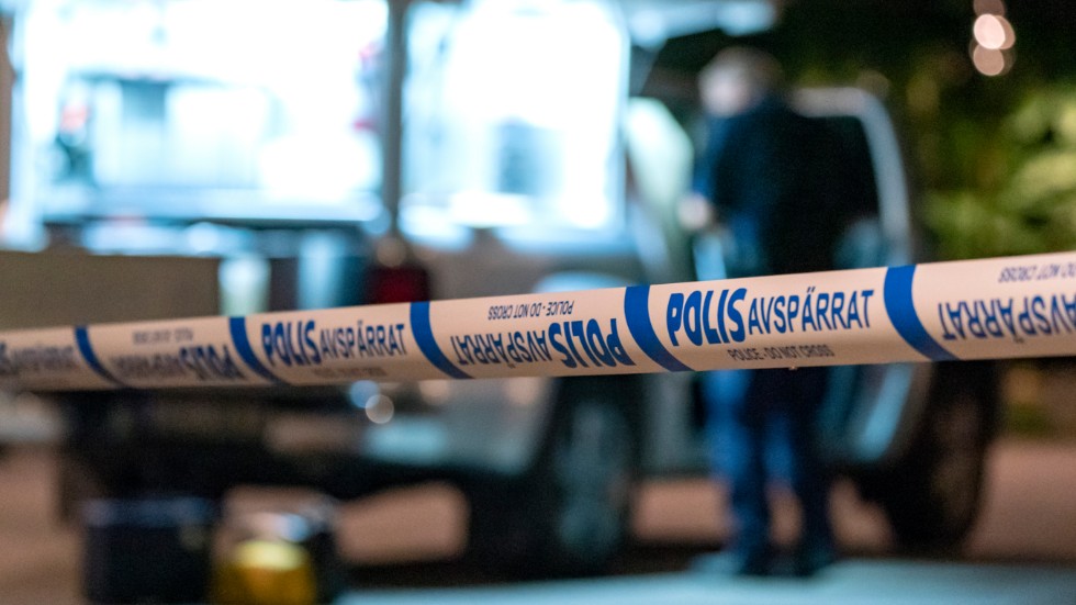 En man har förts till sjukhus med stickskador efter ett bråk i Huddinge utanför Stockholm. Arkivbild.