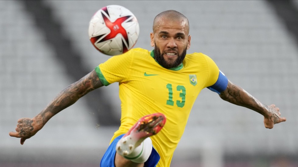 Dani Alves satte Brasiliens första straff i segern.