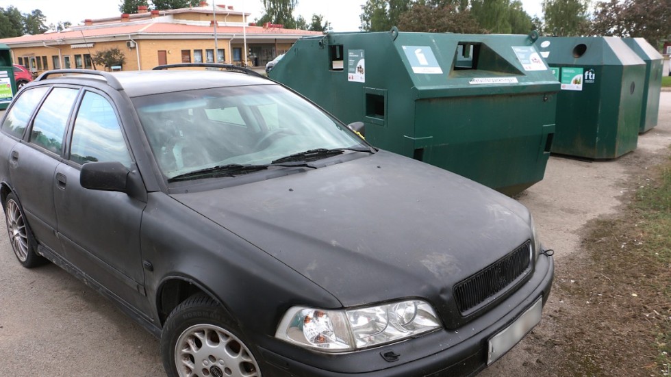 Lika snabbt som bilen hamnade på återvinningsstationen i Målilla. Lika snabbt försvann den därifrån genom ÖSKs försorg.