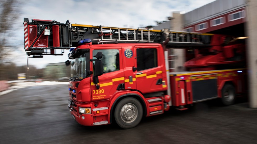 Räddningstjänsten skickade tio släckande enheter och två ledningsenheter till branden i Värmdö. Arkivbild.