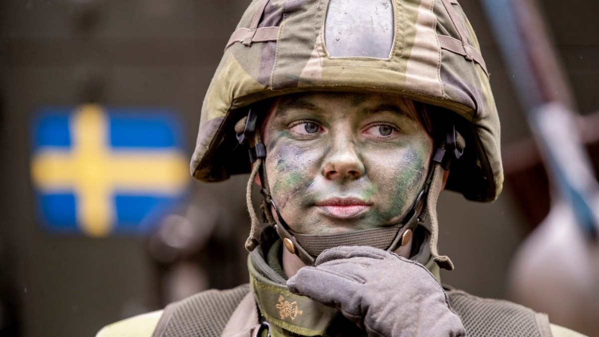 Försvaret vill locka fler unga kvinnor