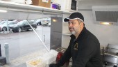 Nazif byter storköken mot matvagn – med Balkantema: "Specialiserat oss"