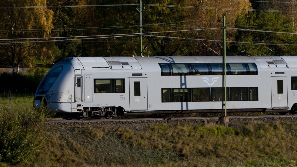Ett av SJ:s regionaltåg som rullar i Mälardalen. Arkivbild.