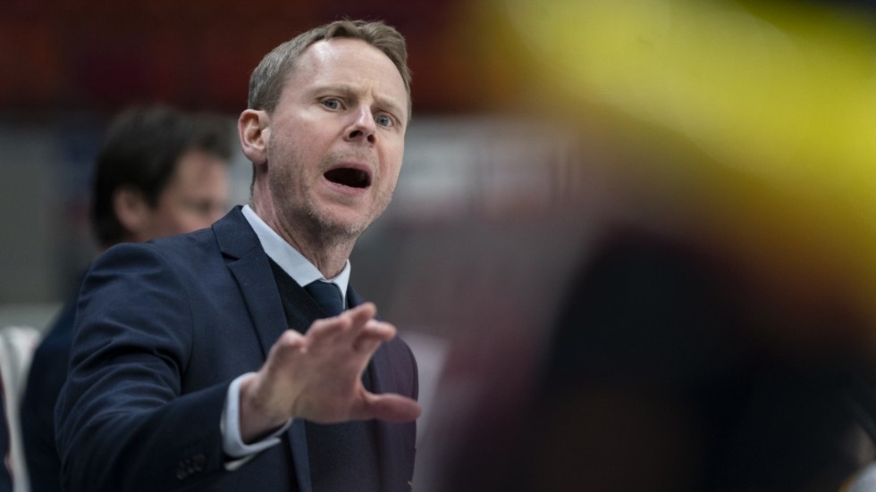 Robert Ohlsson kritiserade arbetsetiken i laget efter sin sista match som tränare i Djurgården.