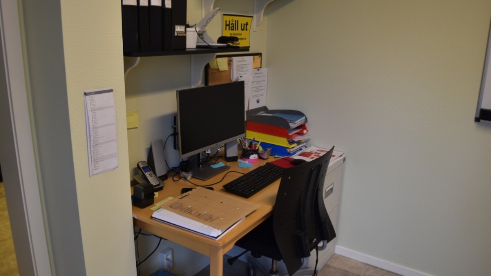Här är personalens kontor där det blir svårt att sköta skeretessen när det inte finns ett eget rum eller golvskärm. 