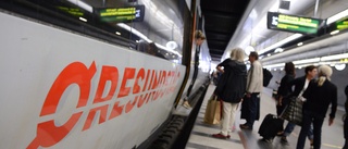 Över 1 000 passagerare satt fast i tågstopp