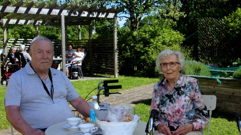 En del av de boende tackar nej till tillsynskamera, däribland Clas-Ove Svärd, 78, och Dagmar Lindersson, 96.