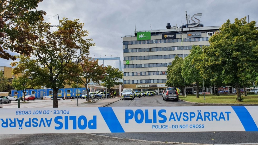Vi måste erkänna kopplingen mellan invandringspolitik och brottslighet om vi någonsin ska kunna betvinga kriminaliteten. (Bild från Skäggetorp i Linköping, där en man mördades vid en skottlossning på onsdagen.)