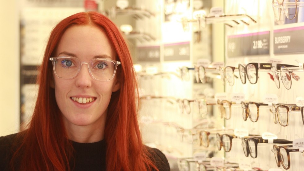 Lisa Ekman är ny butikschef på Synoptik i Hultsfred. "Väldigt roligt och utvecklande jobb", säger hon.