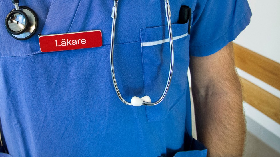 En läkare från Skåne får drygt 400|000 kronor i förlikning efter att ha blivit avskedad. Arkivbild.