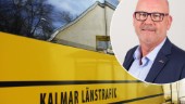 Berit, 83, om oron över ovaccinerade sjukresechaufförer: "Har inget val" • KLT-chef: "Kan inte kräva det"