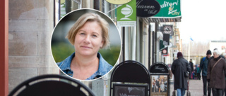 40 gatupratare saknar tillstånd på Katrineholms gator: ✓Företag i centrum riskerar böter ✓Riskfylld promenad för synskadade