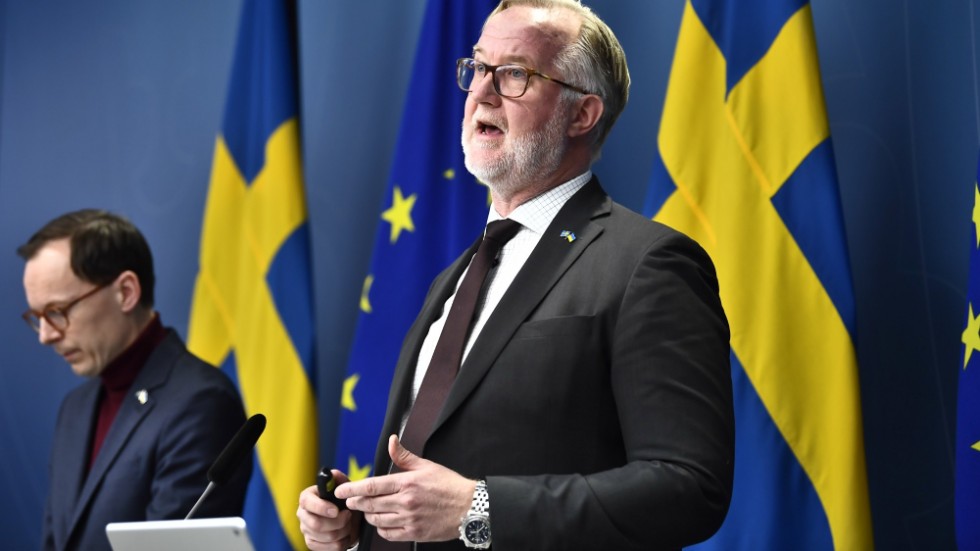 Utbildningsminister Mats Persson (L) och arbetsmarknads- och integrationsminister Johan Pehrson (L) presenterar budgetsatsning.