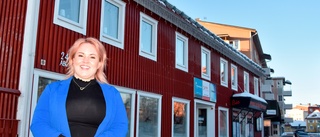 Sandra, 34, tog över klassiska biografen efter sin sjuke pappa • "Jag har rivit biobiljetter när jag var tre år"