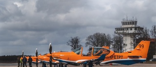 De orangea flygplanen har anlänt till Flygvapnet
