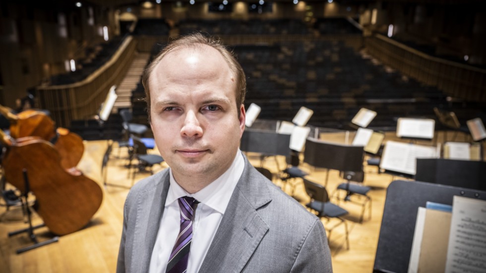 Simon Törnqvist, tf vd och konserthuschef, fotograferad i konsertsalen på Malmö Live i mars 2023.