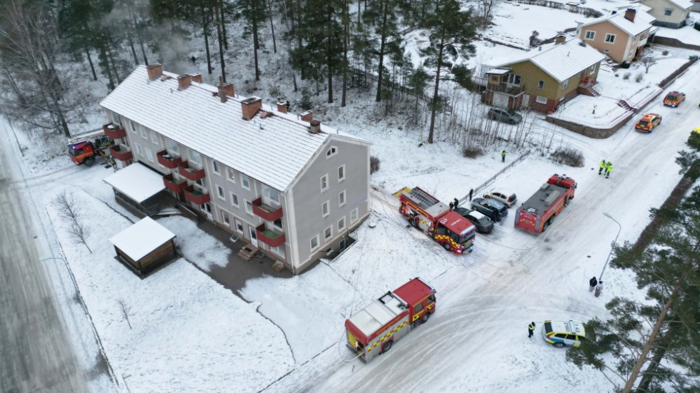 Under lördagsmorgonen bröt en brand ut i en lägenhet i Österbymo.
