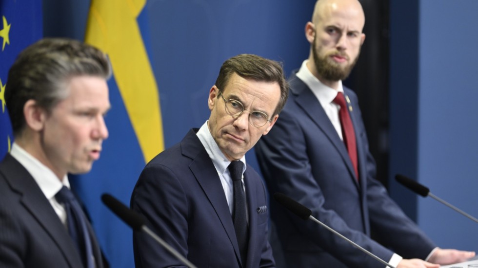 Nu tillsätts en ny försvarsberedning. På bilden försvarsminister Pål Jonson, statsminister Ulf Kristersson och minister för civilt försvar Carl-Oskar Bohlin.