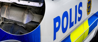 Tjuvarnas misslyckade stöt – sågs ligga under en bil ✓Stoppades av polisen ✓Fyra misstänkta män 