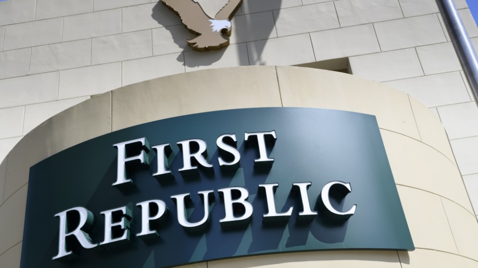 Förhandlingar pågår för att rädda First Republic Bank, som riskerar att bli den fjärde banken i USA att gå omkull på mindre än två veckor. Arkivbild.