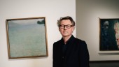Målningar hängs snett – för klimatets skull